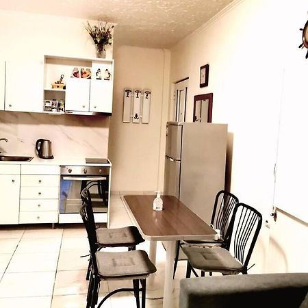 Apartment With 3 Rooms Just 1 Min From The Beach And Free Public Parking Peraía Екстериор снимка