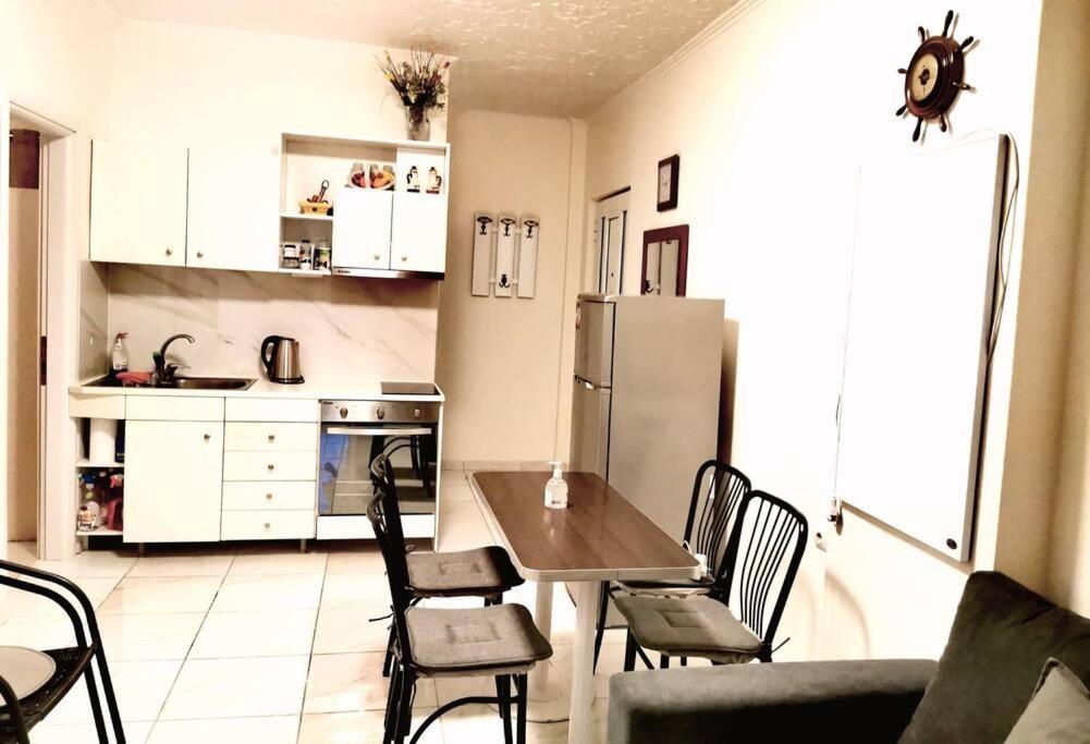 Apartment With 3 Rooms Just 1 Min From The Beach And Free Public Parking Peraía Екстериор снимка
